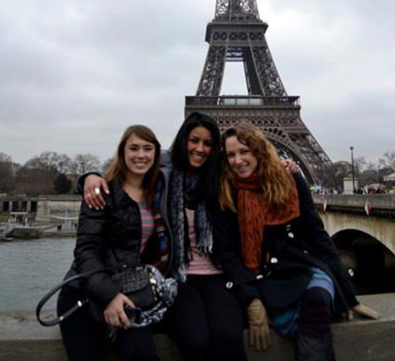 Students studying abroad in Paris