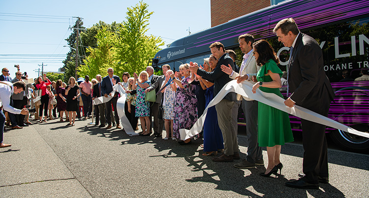 President McCulloh at the ribbon-cutting ceremony for the new STA Cityline Electric bus service.