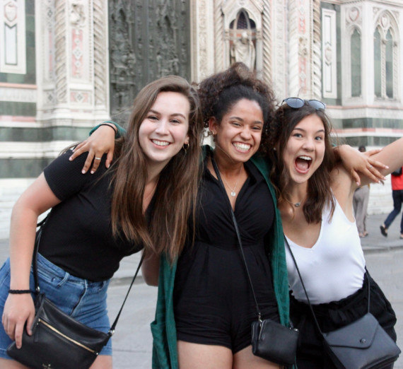 Gonzaga students pose for picture in downtown Florence