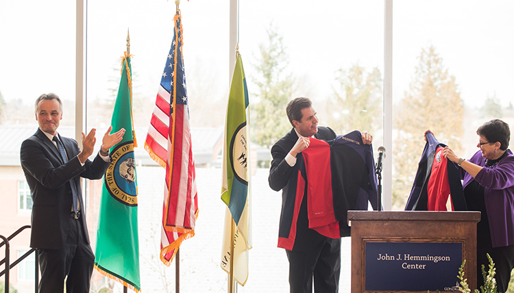 Gonzaga President Thayne McCulloh and University of Washington President Ana Mari Cauce announce a new partnership for medical education and research between the two schools.