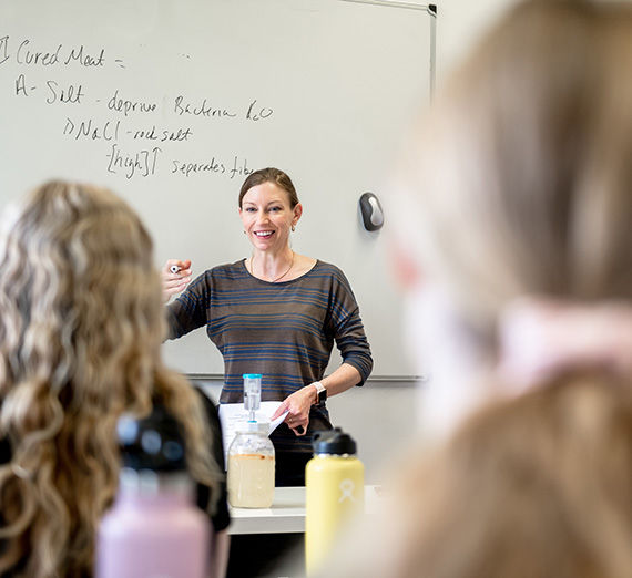 Faculty President Marianne Poxleitner