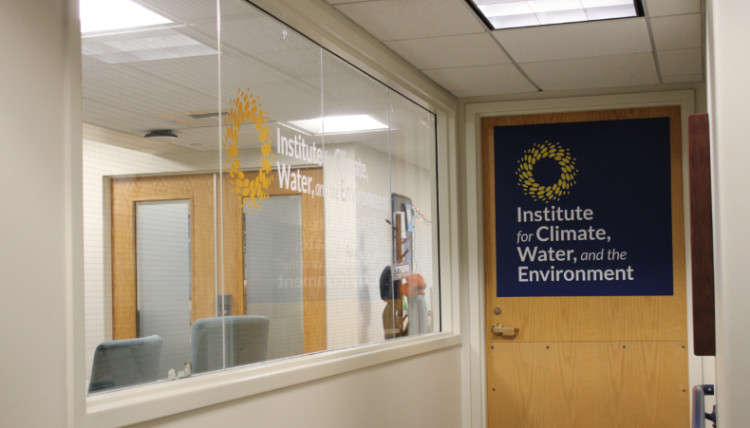 Door and window of the Institute for Water, Climate, and the Environment