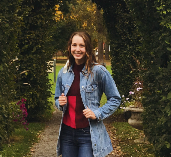 Portrait of Tara Hollander