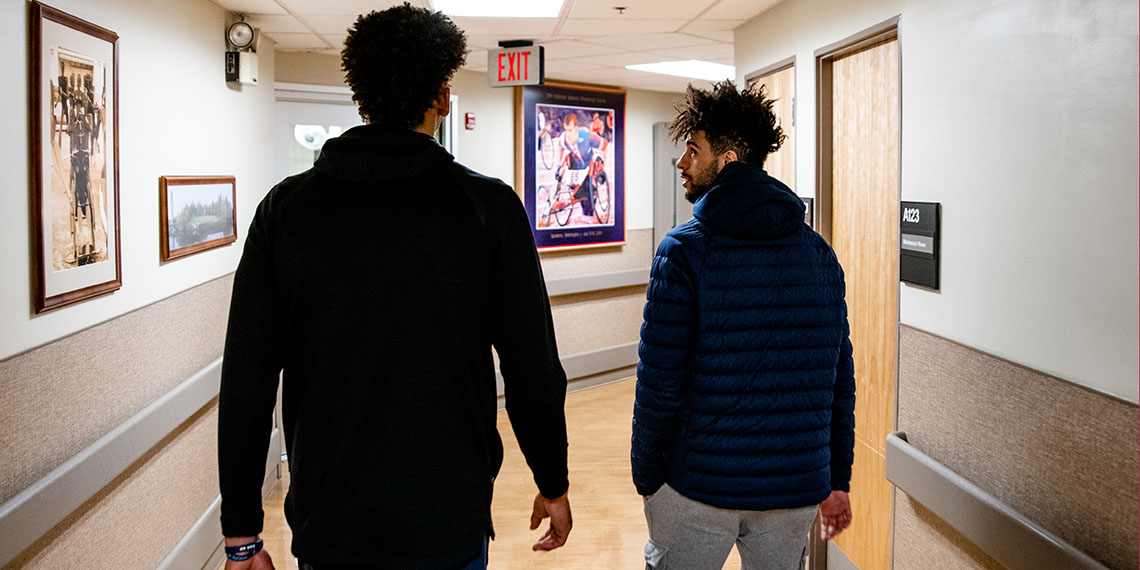 GU players visit hospital