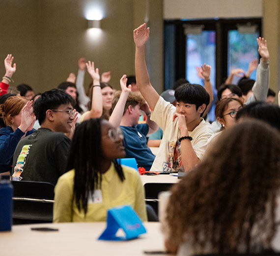 Students connect and learn at GELAB Orientation.