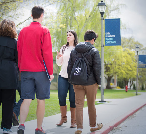 Student leading a tour of Gonzaga's campus