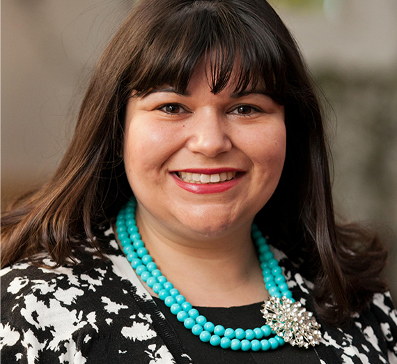 headshot of Danielle Cendejas ('04)