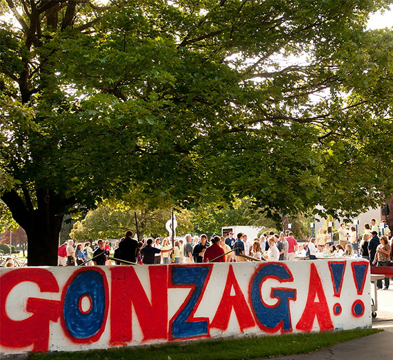 Wall with Gonzaga painted on it