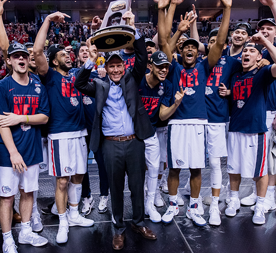 Zags hold trophy
