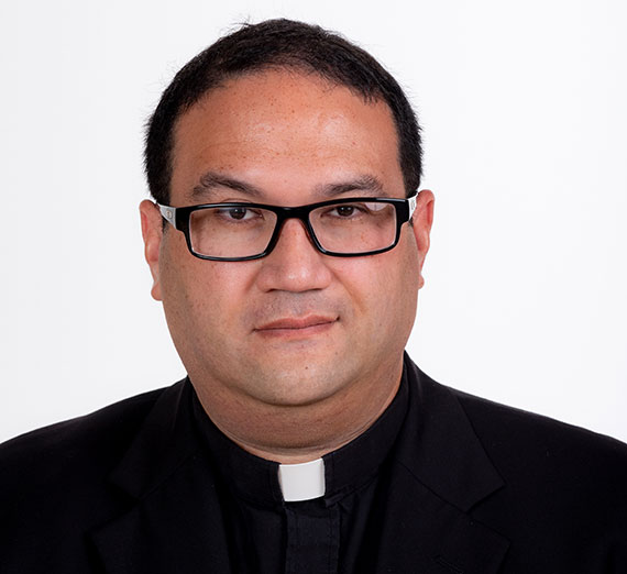 Headshot of Matt Yim, S.J.