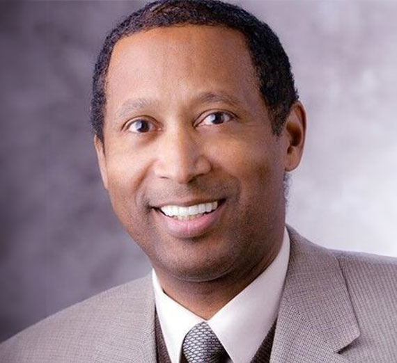 Headshot of Scott Finnie. 