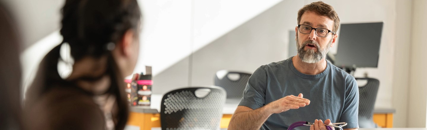 Professor explains blood pressure measurement.