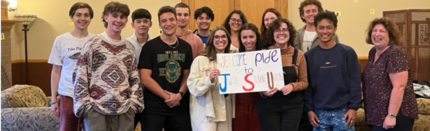 A group of Jewish Student Union members and Rabbi Goldstein.
