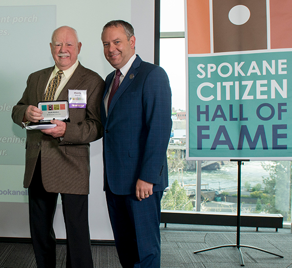 Monty Danner and Mayor Condon with the key to the city