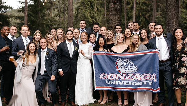 many Zags surround rudolph-gray couple