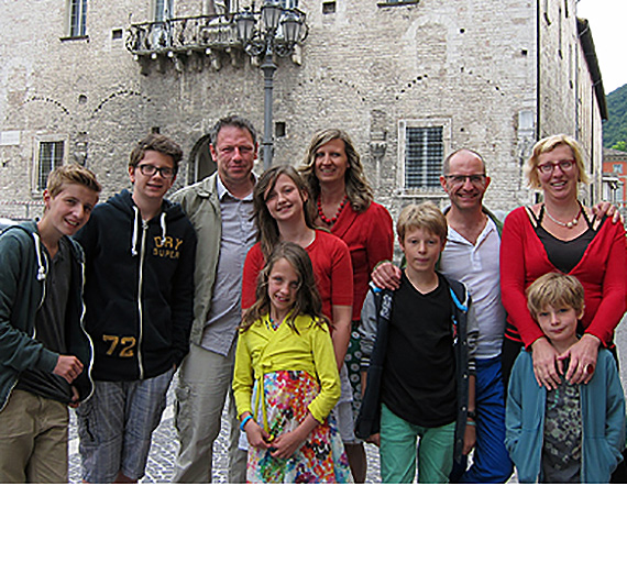 Jereon De Hollogne with wife, children and friends
