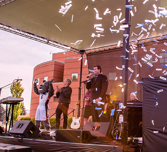 President Thayne McCulloh shares the good news in a campus celebration. GU photo