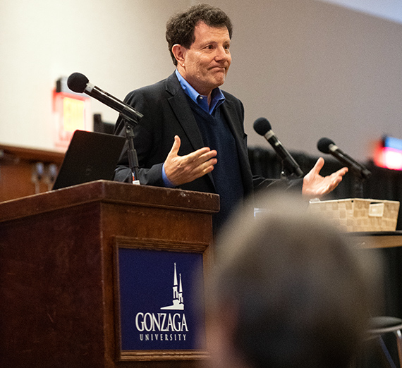 Nicholas Kristoff speaks Nov. 5. Photo by Amanda Ford