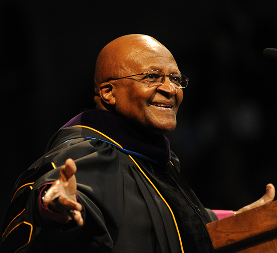 Desmond Tutu addresses Gonzaga University students at commencement.