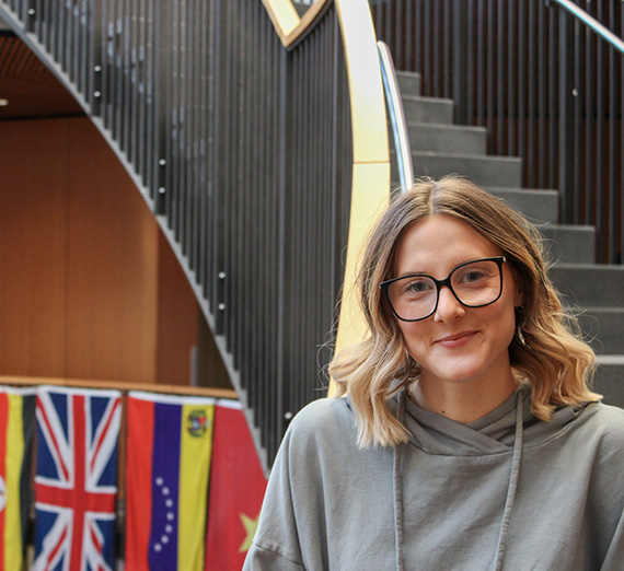 Senior Tia Moua Wins Governor’s Civic Leadership Award