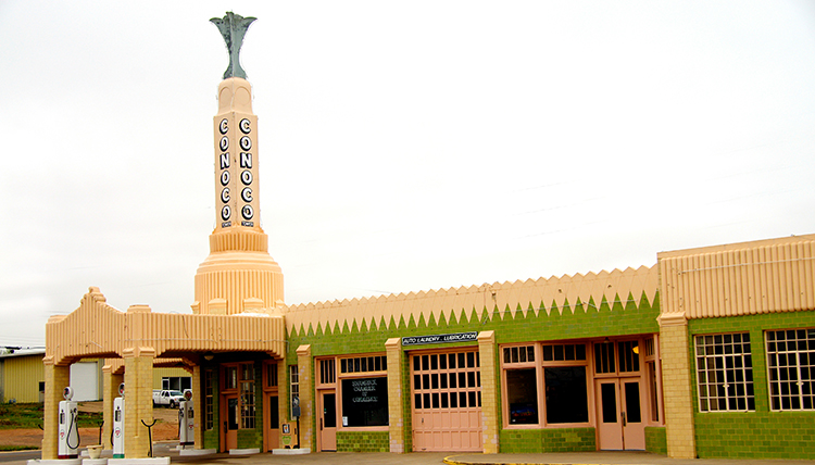 old conoco station on Route 66