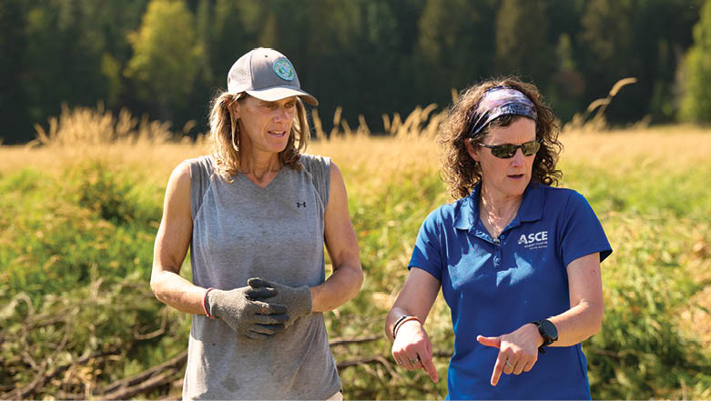 Kat Hall of The Lands Council standing next to Professor Niezgoda