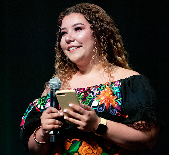 Senior Tia Moua Wins Governor’s Civic Leadership Award