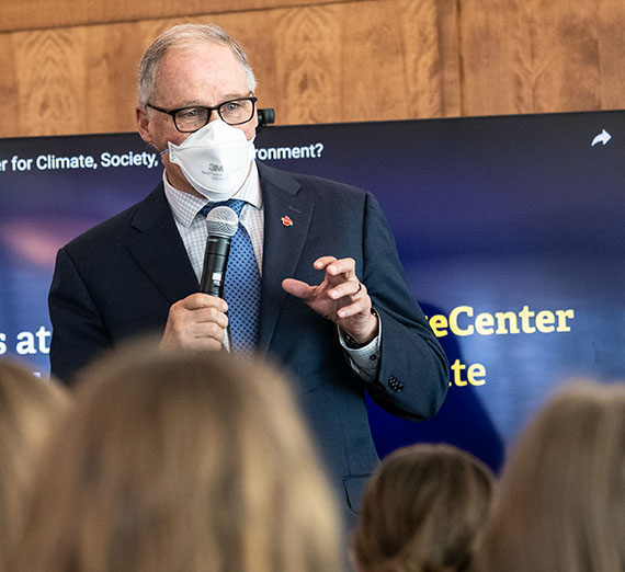Washington State Govenor Jay Inslee speaks with Gonzaga students about climate change.