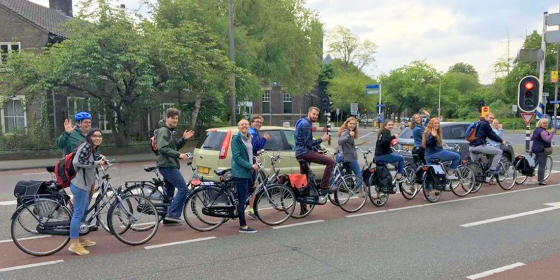 Bicycling in Delft