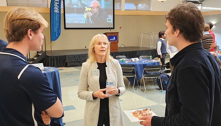 Board chair meets with 51�Թ�s