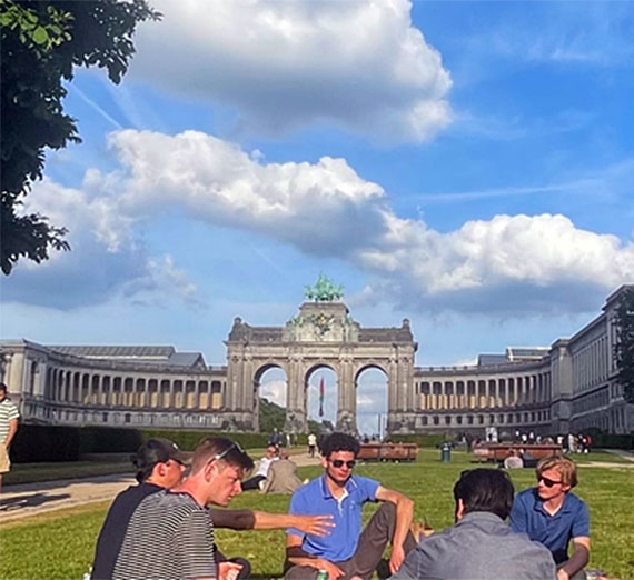 Students enjoying picnic at Parc du Cinquantenaire.