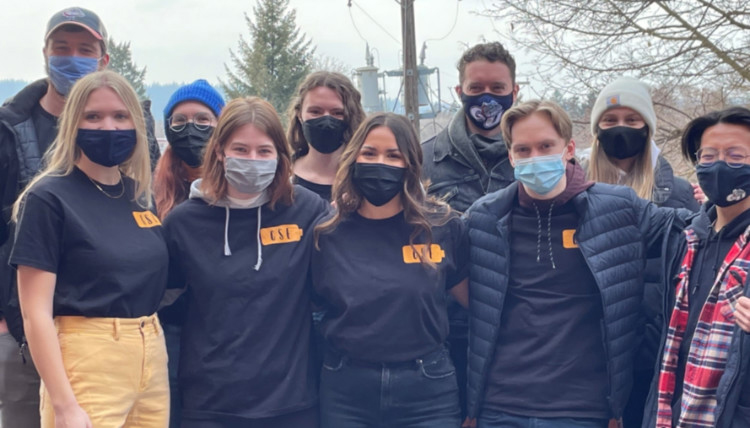 Ten students wearing Gonzaga Sustainable Energy Club gear