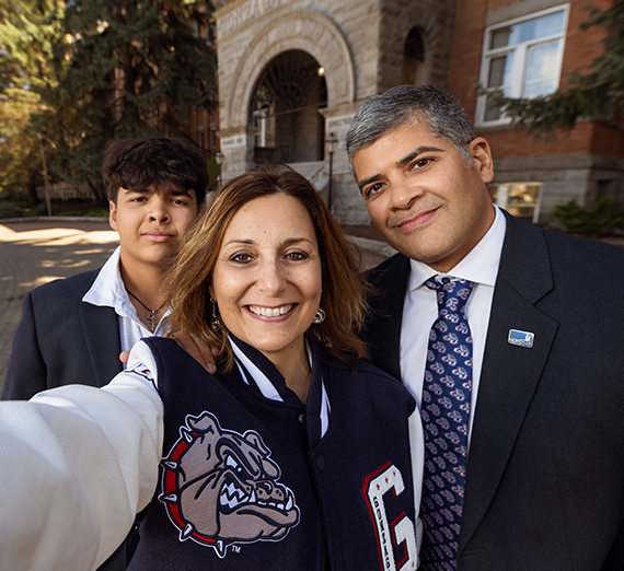 A selfie of Katia Passerini, Arturo Pagan and their son Diego.